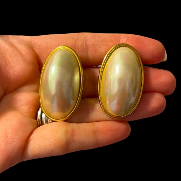 Vintage Large Faux Pearl Stud Oval Gold-Tone Earrings - Picture 1 of 5